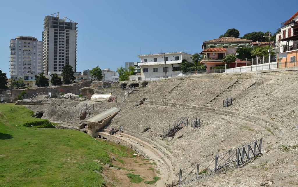 Maksimilian Apartament Durrës Exterior foto